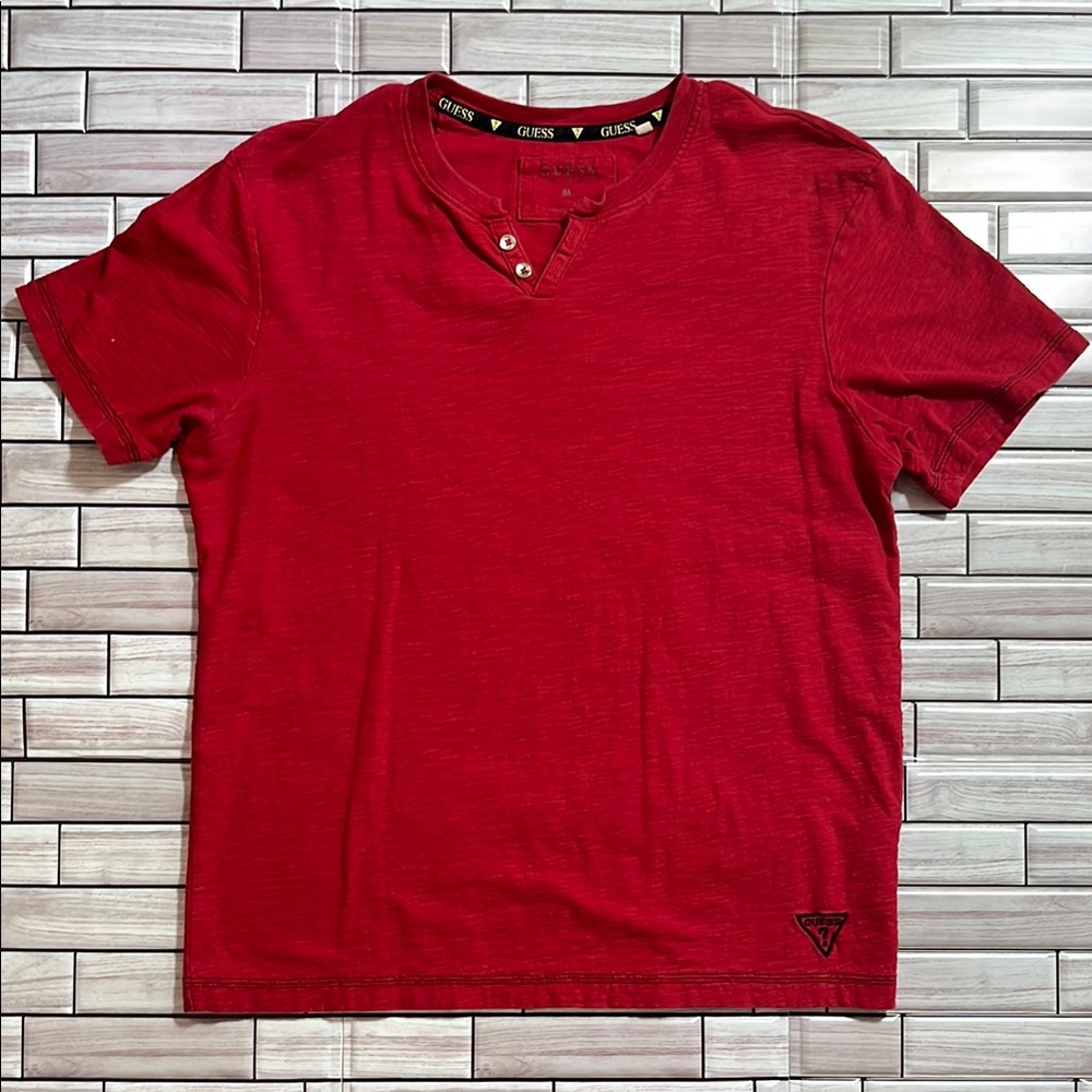 GUESS Men's Red T-Shirt